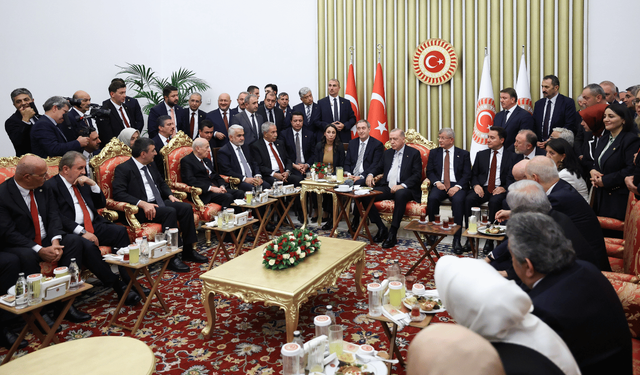 Cumhurbaşkanı Erdoğan, TBMM'de parti lideriyle buluştu