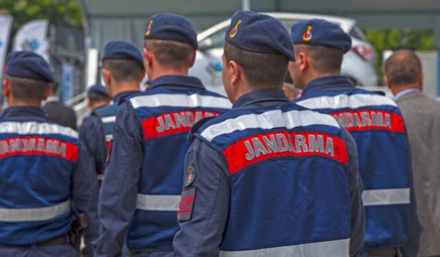 Eskişehir'de ilçeye bonzai sokarken yakalandılar