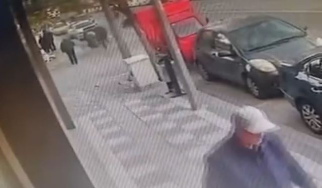 Feci kaza kamerada: Motosiklet parçalara ayrıldı!