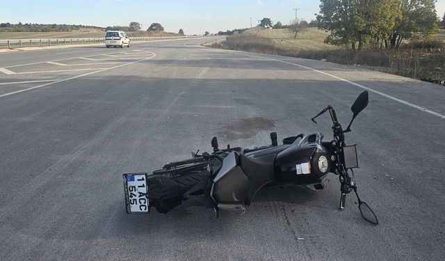 Komşuda motosiklet köpeğe çarptı: 2 yaralı