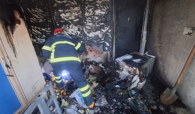 Komşuda ev yangını korkuttu