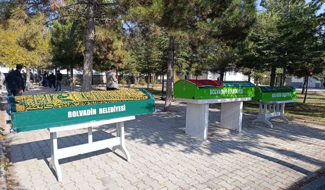 Eskişehir'in komşusunda acı veda: Hayatını kaybeden anne ve çocukları son yolculuklarına uğurlanacak