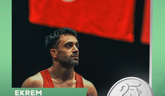 Milli güreşçi Ekrem Öztürk, gümüş madalya kazandı