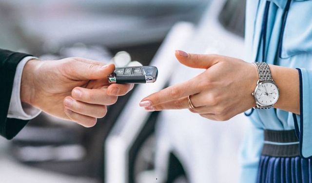 Sevilen arabada kasım depremi! Fiyatı kısa süre bu rakama düştü