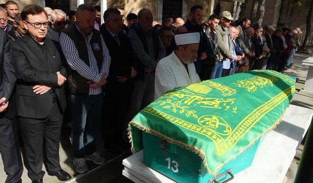 UNESCO'nun "Yaşayan İnsan Hazinesi" Hamza Üstünkaya son yolculuğuna uğurlandı