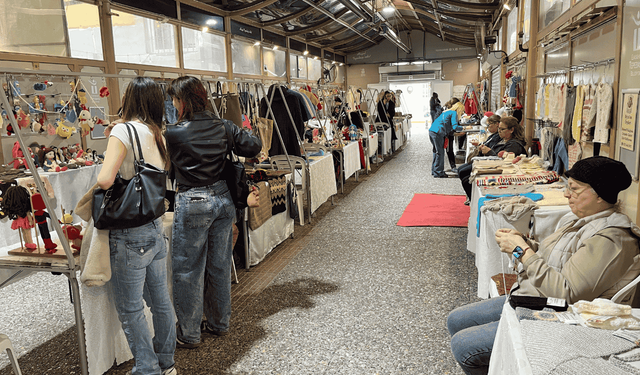 Hanımeli Sokağı haftanın yedi günü ziyaretçilerini ağırlıyor