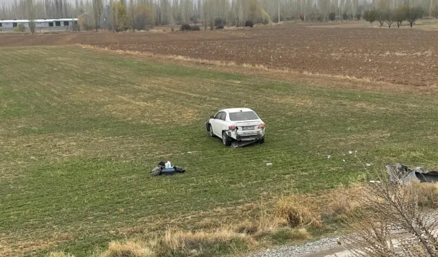 Afyonkarahisar'da otomobil şarampole girdi: Sürücü yaralandı