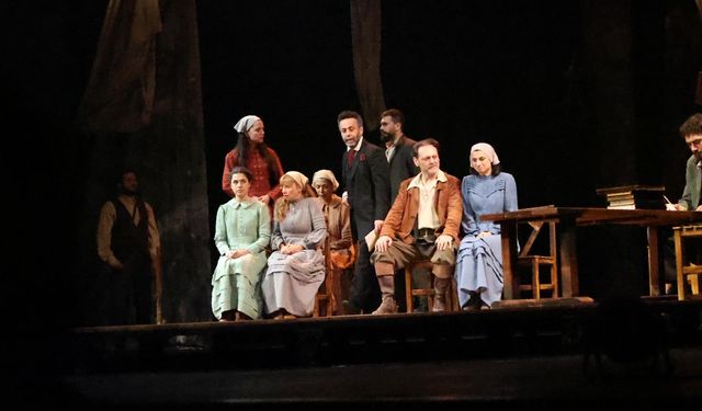 Eskişehir'de 'Cadı Kazanı' oyunu sanatseverlerle buluştu