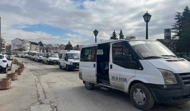 Eskişehir'de 30 senedir aynı yerde hizmet veriyordu: Dolmuş durağı taşındı