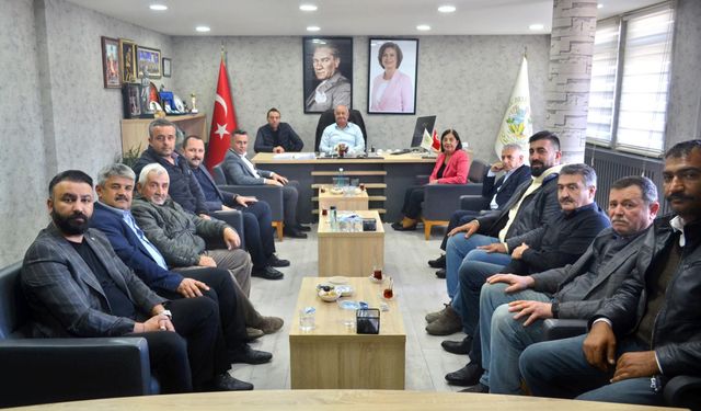 Vekil Süllü, Alpu Belediye Başkanı Gürbüz Güller ile bir araya geldi