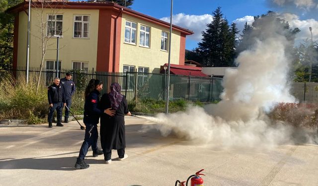 Eskişehir’de öğrencilere yangın önleme eğitimi ve tatbikat