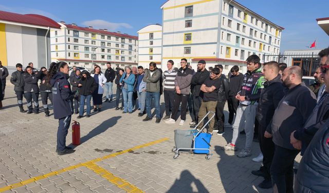 Eskişehir'de öğrenci ve personele yönelik yangın tatbikatı gerçekleştirildi