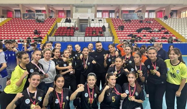 Okul Sporları Hentbol müsabakalarında dereceye giren takımlar belli oldu