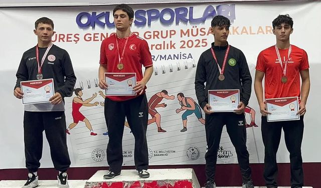 Eskişehirli sporcular, Okul Sporları Güreş Gençler Şampiyonası'ndan derece ile döndü