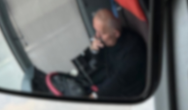 Eskişehir'de pes dedirten görüntü: Geç geldi yetmedi bir de sigara içti