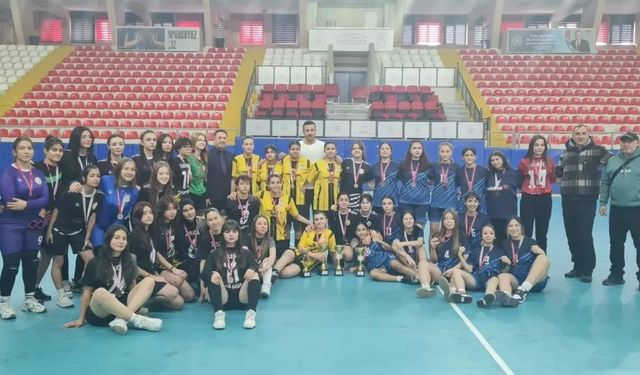Futsalda şampiyon "Yılmaz Çetintaş Anadolu Lisesi"