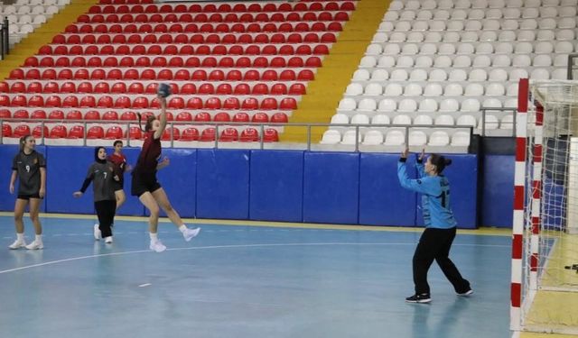 Eskişehir'de ortaokullu öğrenciler hentbolda yarışacak: Küçük Kız Müsabakalarının maç takvimi açıklandı