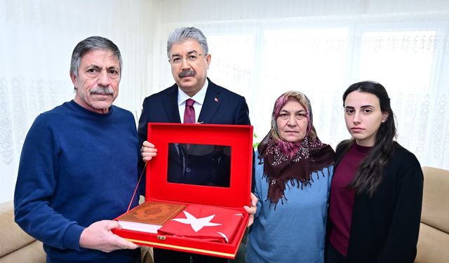 Vali Yılmaz ilk ziyaretini şehit ailesine gerçekleştirdi