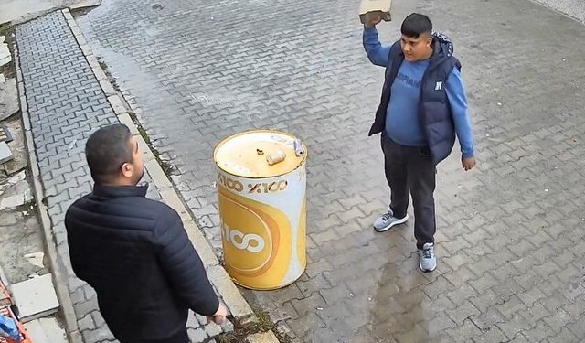 Hayrete düşüren görüntüler: Adeta canına kast etti