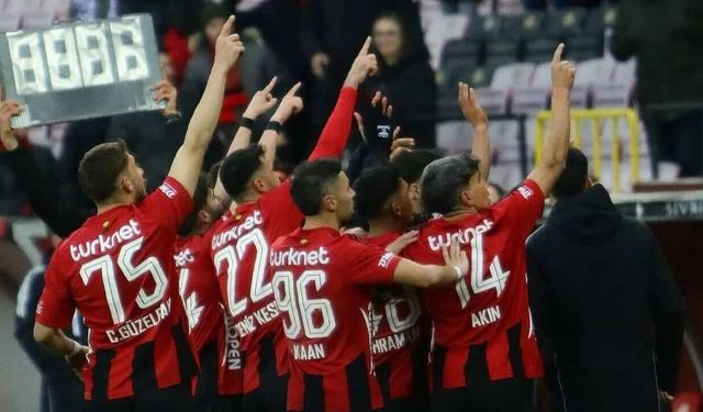 Nefesler tutuldu: Şimşekler ilk play off maçı için sahada
