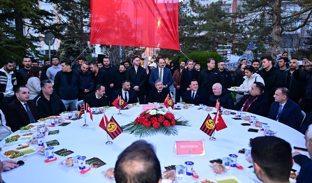 Eskişehirspor taraftarları iftarda bir araya geldi