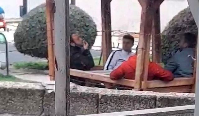 Eskişehir'deki çocuk parkında aileleri endişelendiren görüntüler!