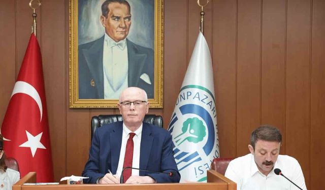 Kazım Kurt: "CHP'nin iç işlerine karışmayın"