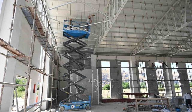 Eskişehir'in yeni modern düğün salonu hızla yükseliyor