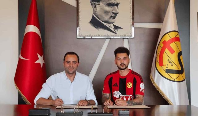 Beykan Şimşek'ten imza sonrası ilk açıklama: "Tüm ruhumla Eskişehirspor armasına layık olmak için çalışacağım"