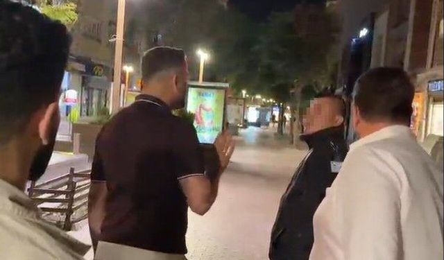 Eskişehir'de 15 Temmuz afişini indiren 2 kişi gözaltına alındı