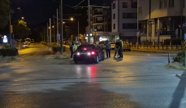 Eskişehir'de gece yarısı kaza: Taksiyle kafa kafaya çarpıştı