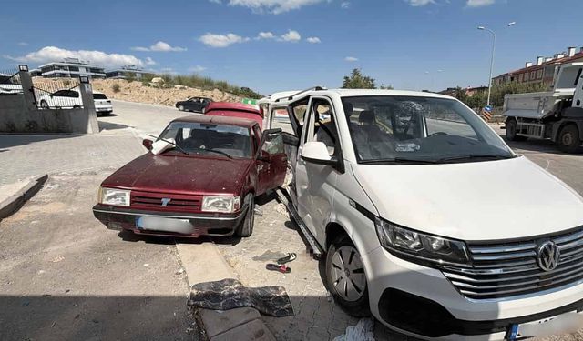 Eskişehir'de kaza sonrası ortalık savaş alanına döndü: Çok sayıda yaralı var