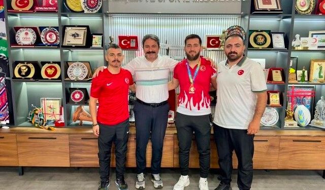 İşitme Engelliler Güreş Şampiyonasında büyük başarı: Eskişehirli sporcular dereceye girdi