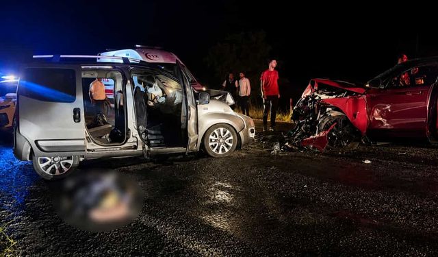 Afyonkarahisar'da feci kaza: 2 ölü, 4 yaralı