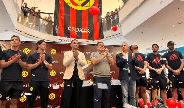 Eskişehirspor’a Espark’tan sponsorluk desteği: “Yolun sonu şampiyonluk olsun”