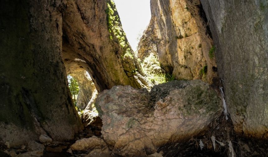 Bu mağaraya Eskişehir’den giren Bolu’dan çıkıyor