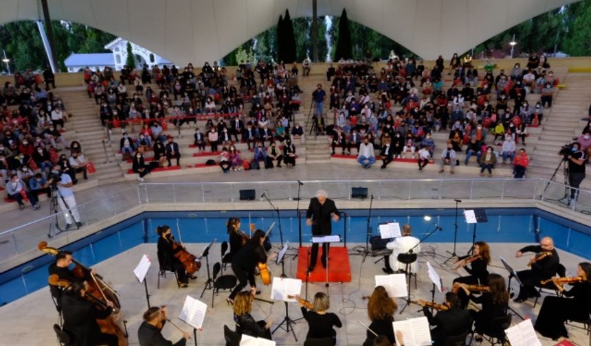 Kurtuluş günü konserler ve fener alayı ile kutlandı