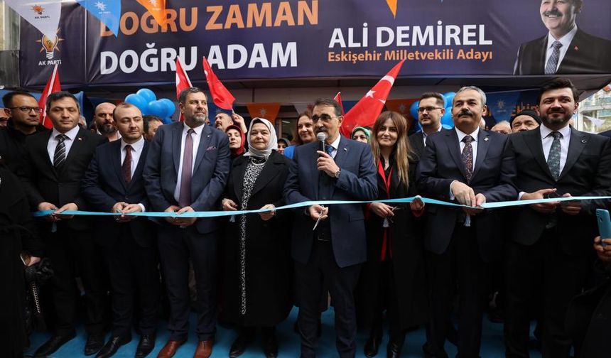 AK Parti Adayı Ali Demirel seçim bürosu açtı