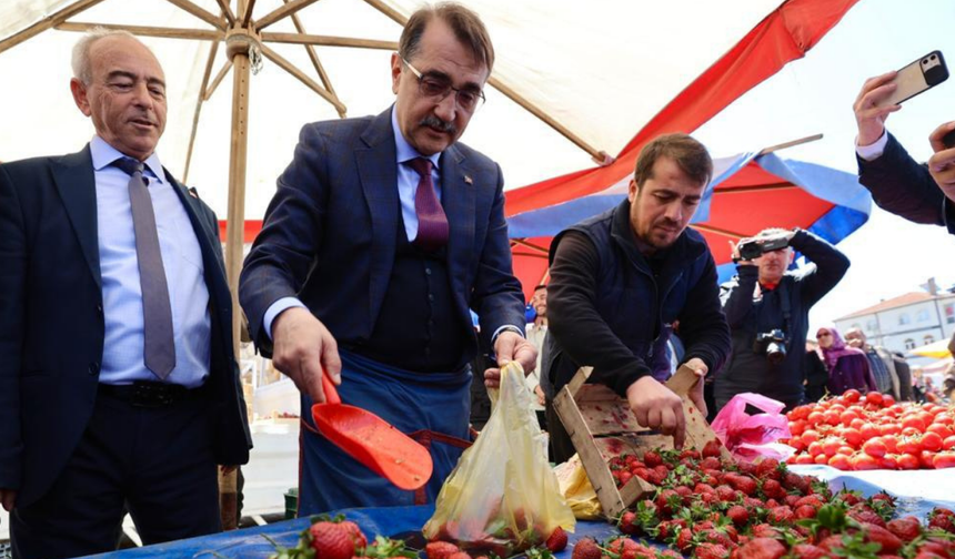 Bakan Dönmez, Seyitgazi’de tezgah başına geçti