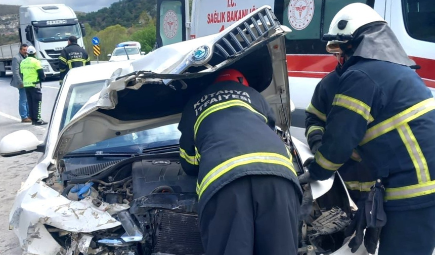 Kütahya Eskişehir yolunda kaza 6 yaralı
