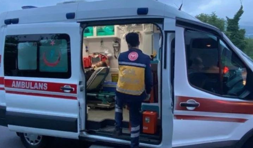 Kaçak göçmenlerin otomobiline tır çarptı: 1 ölü 4 yaralı