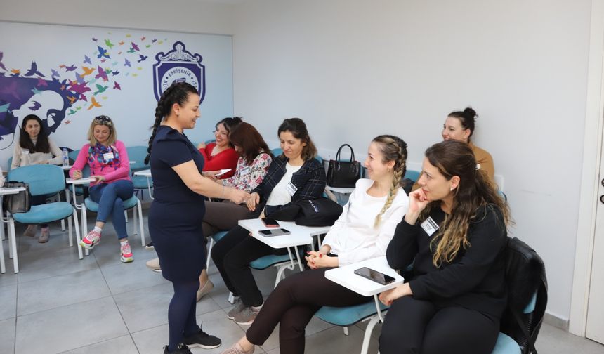 Büyükşehir personeline kadın sağlığı eğitimi