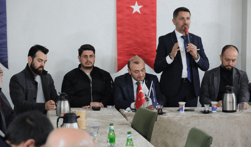 AK Parti Tepebaşı Belediye Başkan Adayı Hamid Yüzügüllü basın toplantısı gerçekleştirdi