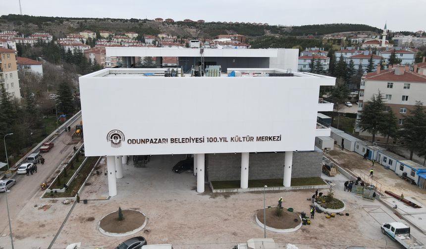 CHP Genel Başkanı Özgür Özel'in katılımıyla Yenikent Mahallesi’ne 100. Yıl Kültür Merkezi açıldı