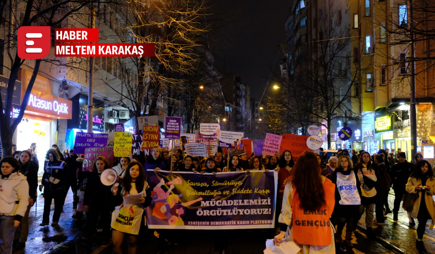 Eskişehir’de kadınlardan 8 Mart Gece Yürüyüşü: “Susmuyoruz, sinmiyoruz”