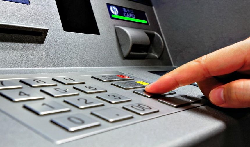 Bu bankaya para yatıranlar şaşkın: ATM'sine gidenler para alamıyor