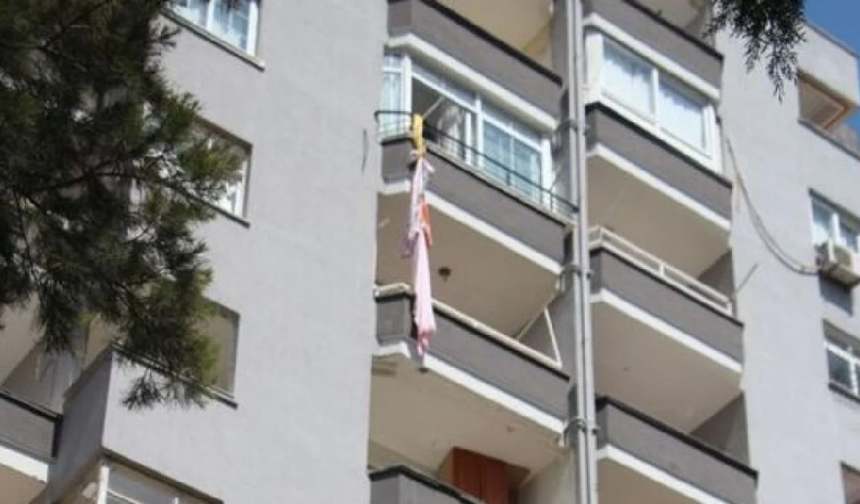 Eskişehir'de kadın hırsız çetesi kamerada: Apartmanlara dadandılar