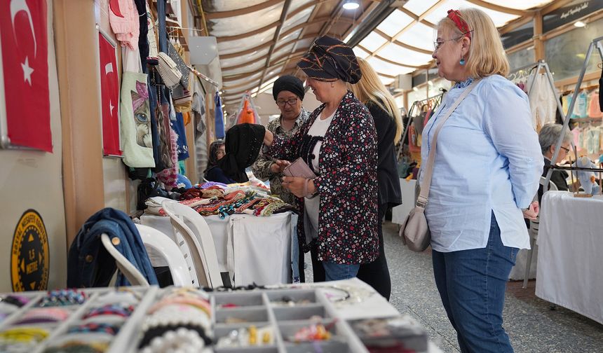 Kadınların el emeği, 8 yıldır Hanımeli Sokak’ta sergileniyor