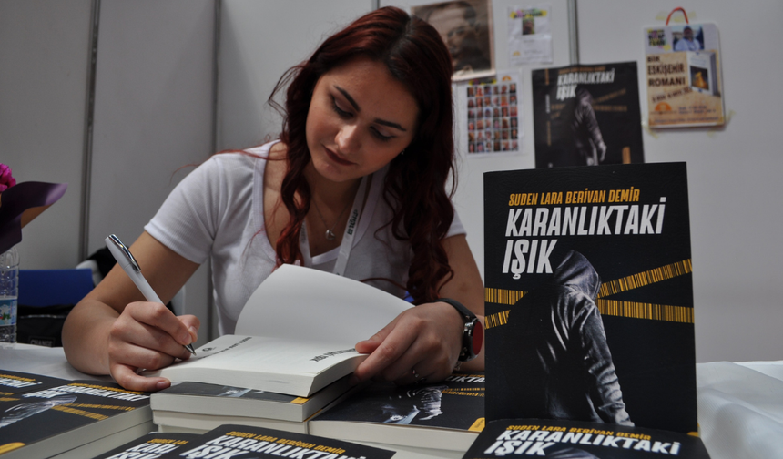 Genç yazar Eskişehir'de kariyerine ilk adımını attı