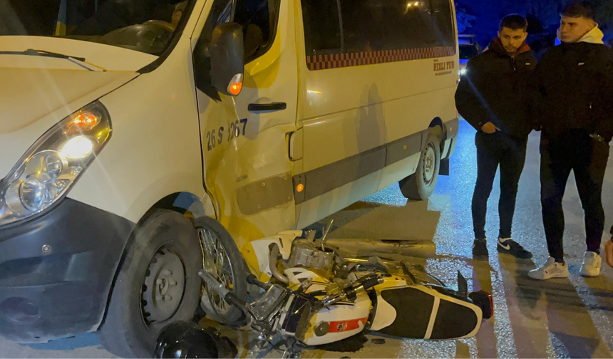 Eskişehir'de korkunç kaza: Motosikletli gençlerin hız tutkusu faciayla bitti